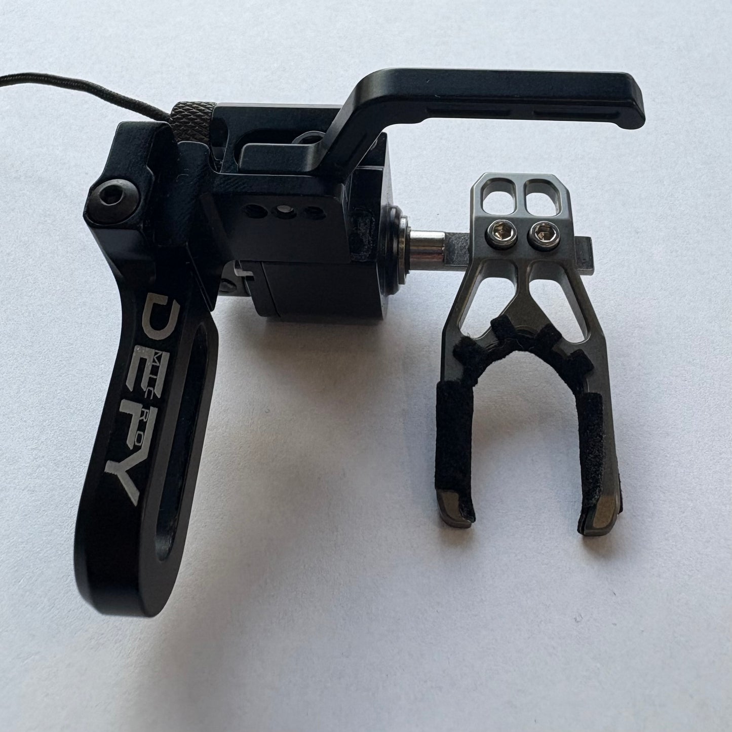 Used CBE Defy Arrow Rest