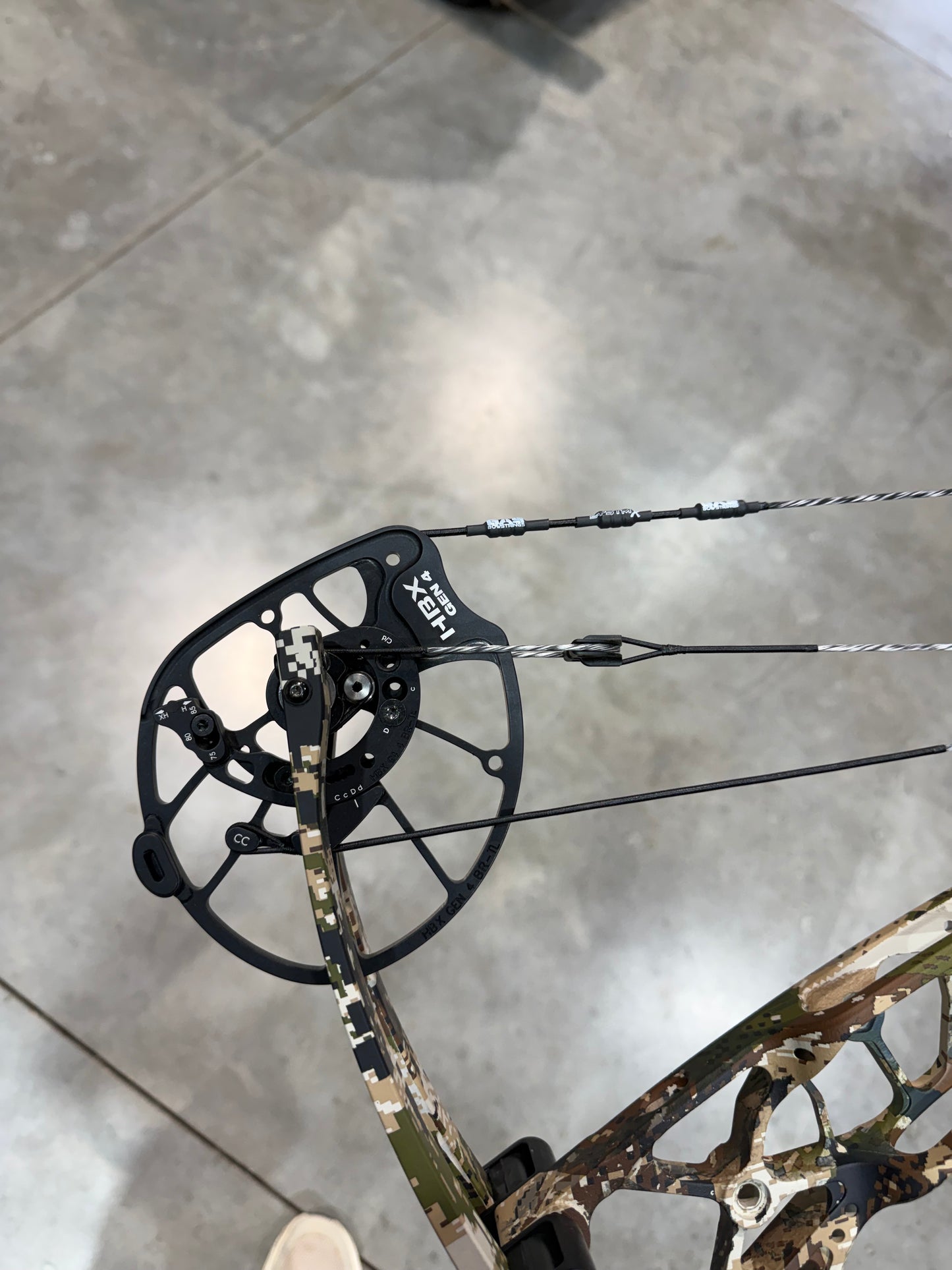 Used Hoyt AX3-33