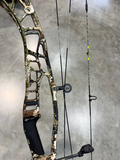 Used Hoyt AX3-33