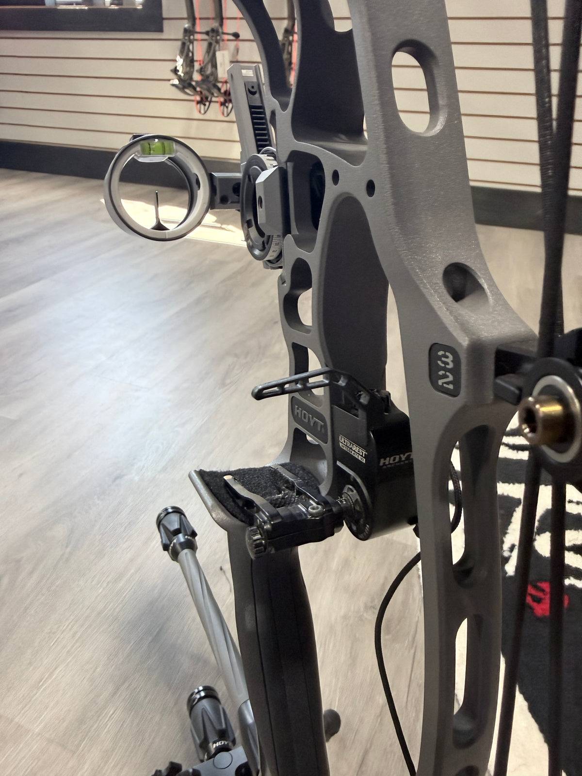 Used Loaded Hoyt ALPHA AX-2 32 (WAFFLE)
