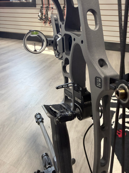 Used Loaded Hoyt ALPHA AX-2 32 (WAFFLE)