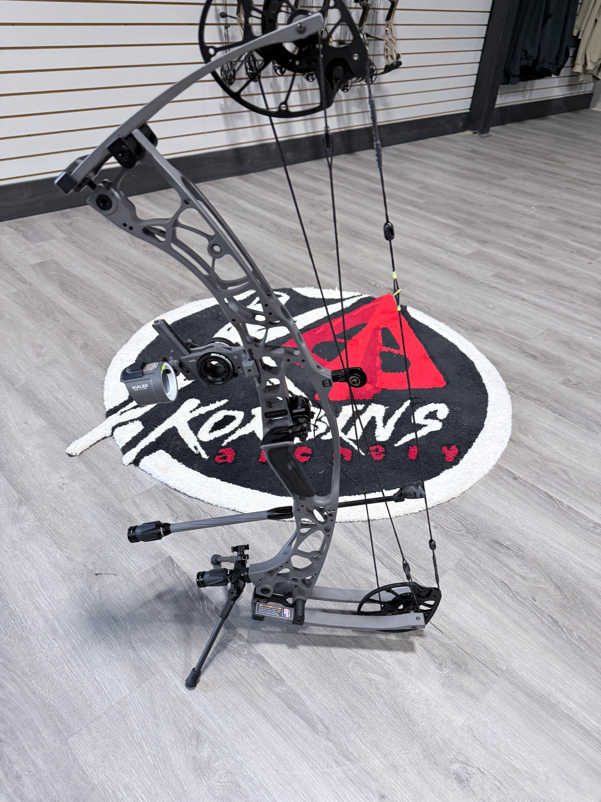 Used Loaded Hoyt ALPHA AX-2 32 (WAFFLE)