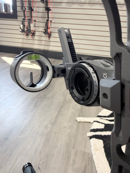 Used Loaded Hoyt ALPHA AX-2 32 (WAFFLE)
