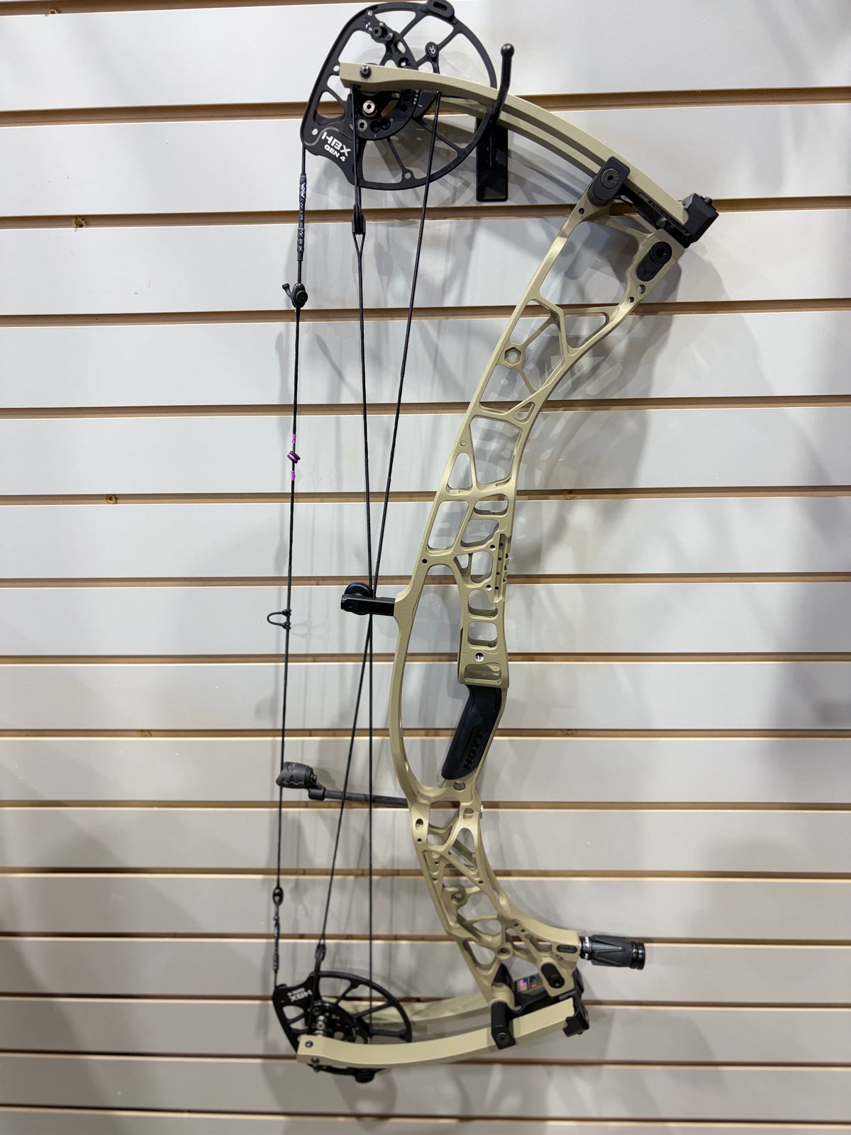 Used Sandstorm Hoyt AX3-33