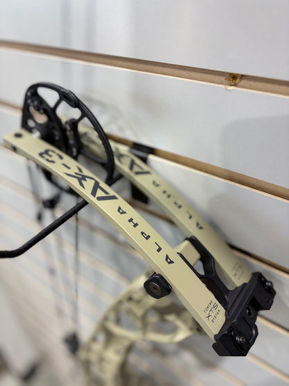 Used Sandstorm Hoyt AX3-33