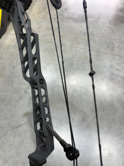 Used Lift X 33-RH BARE BOW ONLY