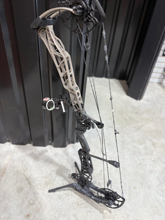 Used LIFT 33 -Fade to Black Ready to Hunt Waffle