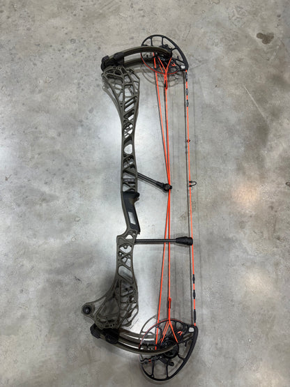 Used ARC 34- Ambush Green W/ Custom strings