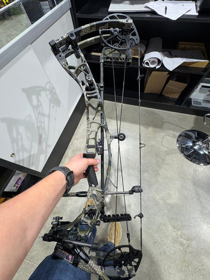 Used Hoyt ALPHA AX-2 32