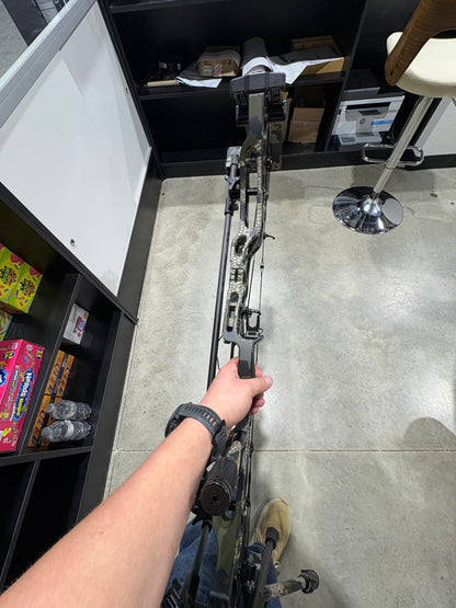 Used Hoyt ALPHA AX-2 32